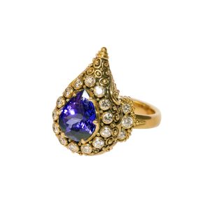 Tanzanite tilak ring with diamonds.- s528