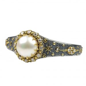 Pearl and diamonds boudoir bangle-K194