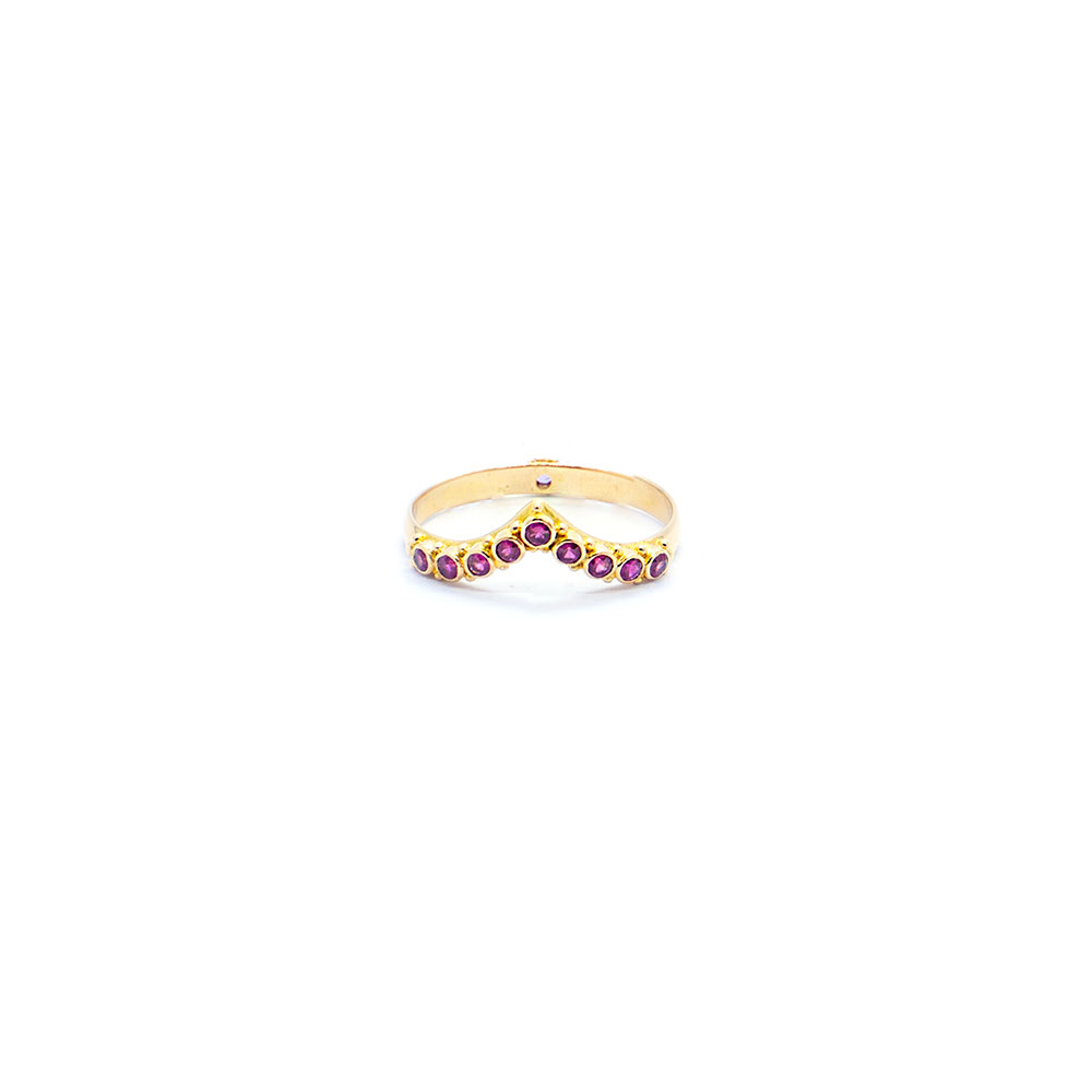 Ruby gold ring set in 18ct gold DHB131