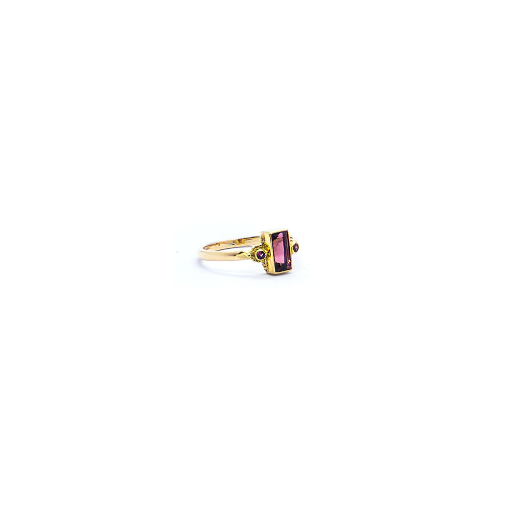 Pink tourmaline treasure ring with set in 22ct gold DHB278