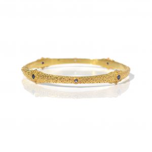 Mystic bangle with Blue sapphires set in 22 ct gold- D271