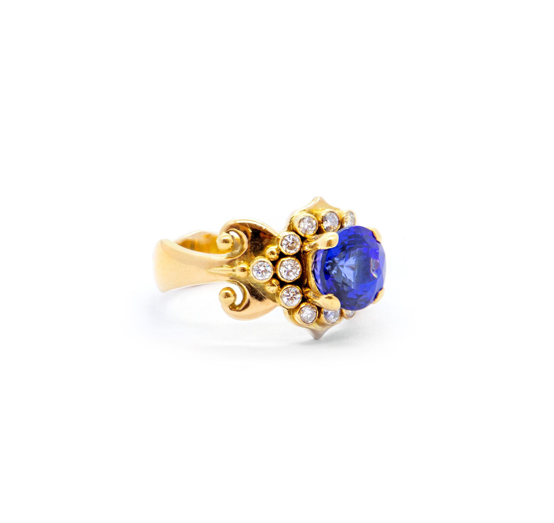 Tanzanite and diamonds crest ring -SB42